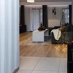 Z Pieknym Widokiem Na 스클라르스카포렘바